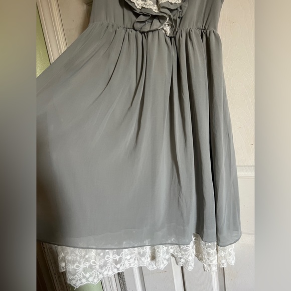 A’reve grey mini dress with cream lace kawaii - Picture 9 of 12